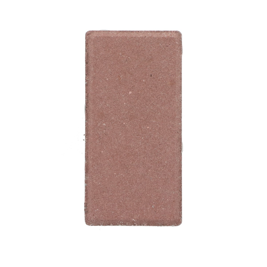 Betonstraatsteen met een natuursteenlook, rechthoekig van vorm, met een licht ruwe textuur. De afbeelding toont de steen in een neutrale belichting, geschikt voor gebruik in bestrating.