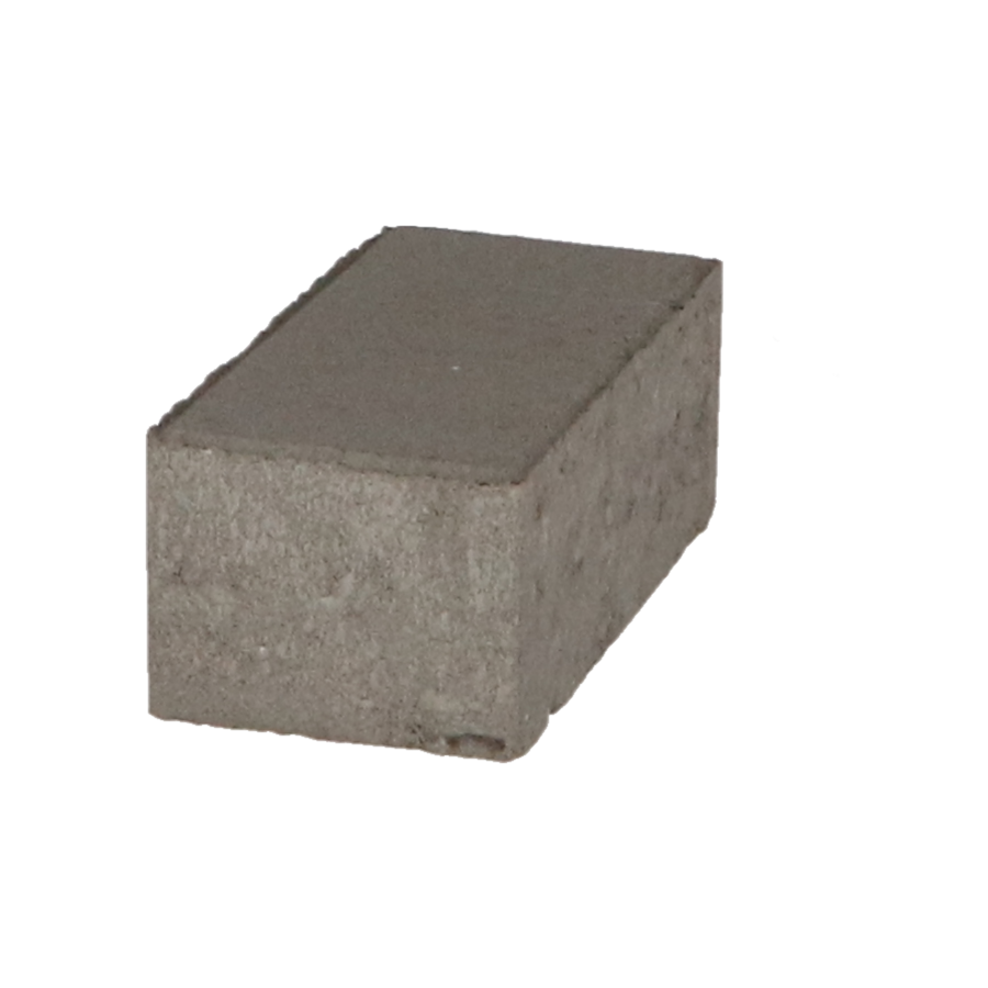 Betonstraatsteen met een natuursteenlook, rechthoekig van vorm, met een licht ruwe textuur. De afbeelding toont de steen in een neutrale belichting, geschikt voor gebruik in bestrating.
