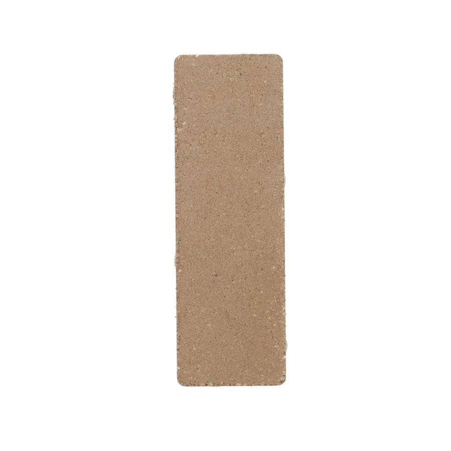 Boven aanzicht van een betonstraatsteen met een geel/bruine kleur en natuursteenlook, rechthoekig van vorm, met een licht ruwe textuur. De afbeelding toont de steen in een neutrale belichting, geschikt voor gebruik in bestrating.