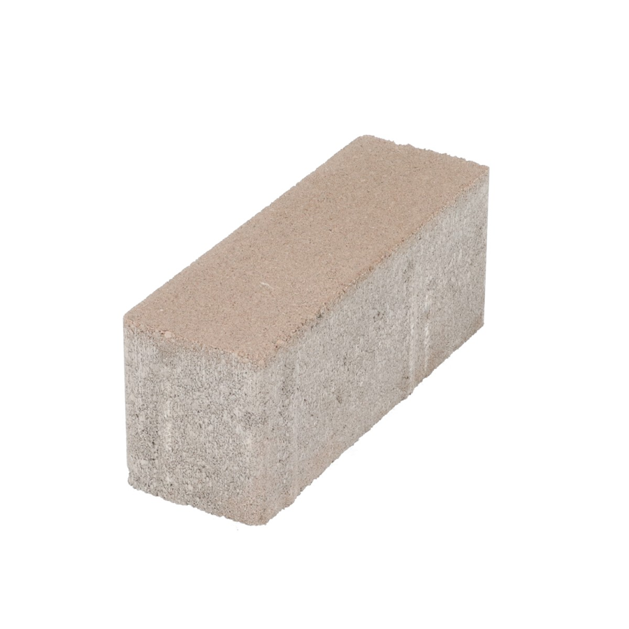 Boven zijaanzicht van een betonstraatsteen met een geel/bruine kleur en natuursteenlook, rechthoekig van vorm, met een licht ruwe textuur. De afbeelding toont de steen in een neutrale belichting, geschikt voor gebruik in bestrating.